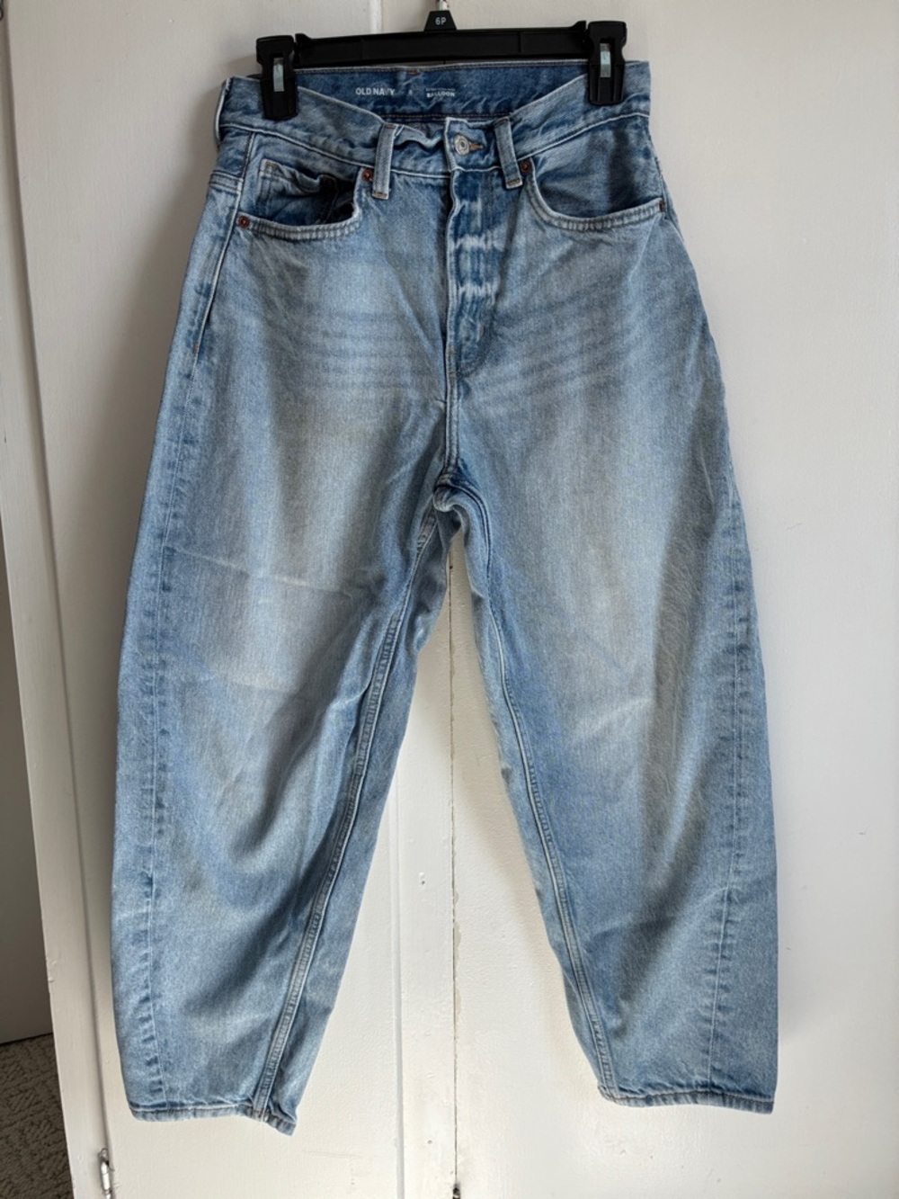 Old Navy Light Wash Extra High-Waisted Balloon Ankle Denim Jeans - Picture 2 of 8